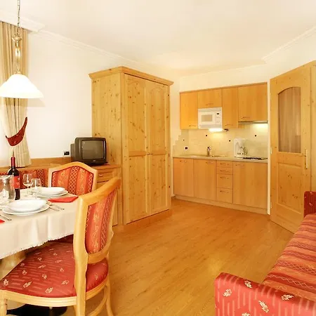 Garni La Majon Hotel Sëlva Buitenkant foto